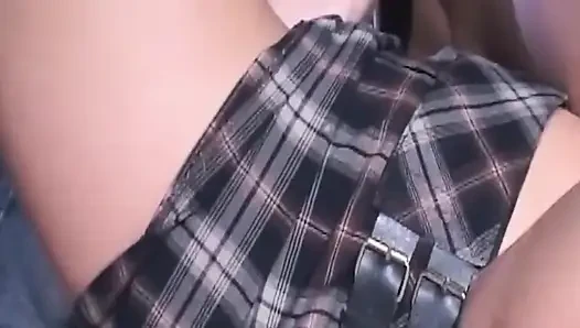 Memek tante seksi rambut pirang ini dijilat dan dientot habis-habisan sampai mengerang keenakan