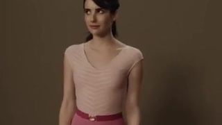 Emma Roberts in een turnpakje