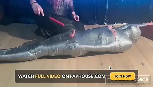 Aşağılama, çiğneme, elektro oyun ve diğer sapık oyunlarla dolu esaret filmi