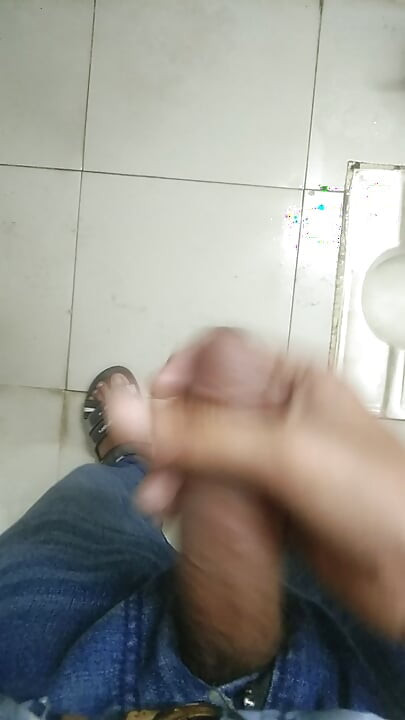 I went to the office bathroom and hit my hand at noon