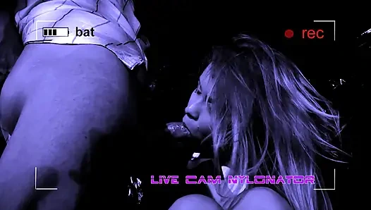 Sesi bdsm liar gadis dengan stoking nilon ini diikat dan dientot habis-habisan