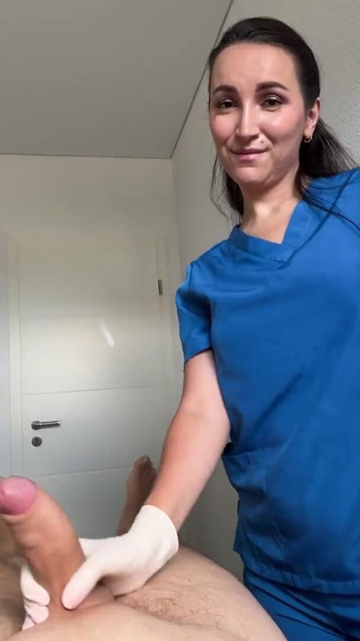 Hot Masseuse Puts On Latex Gloves For A Messy Happy Ending Cumshot | Clip 1