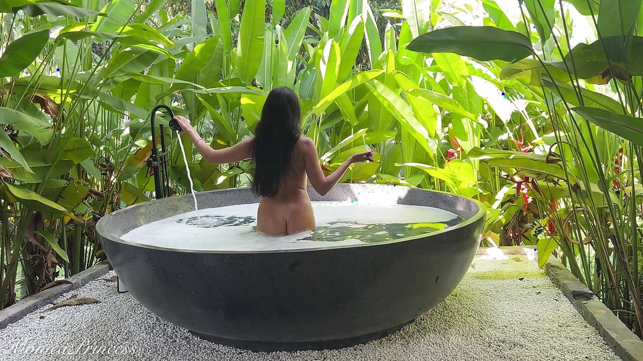 Jungle Bath Naked - Behind the Scenes