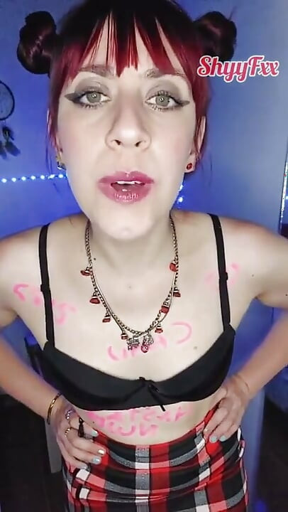 Shyyfxx Colegiala Caliente Le Ruega a Su Crush Que La Desvirgue Antes De Terminar El Colegio P1 JOI