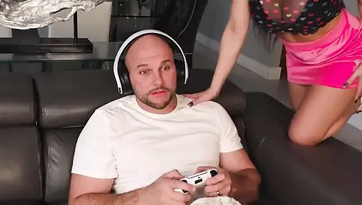 Was würden sie sich auswählen? Reya Sunshine oder die PS5?