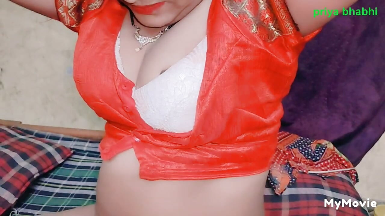Priya Bhabhi γαμιέται με τον άντρα της στο Karwachauth