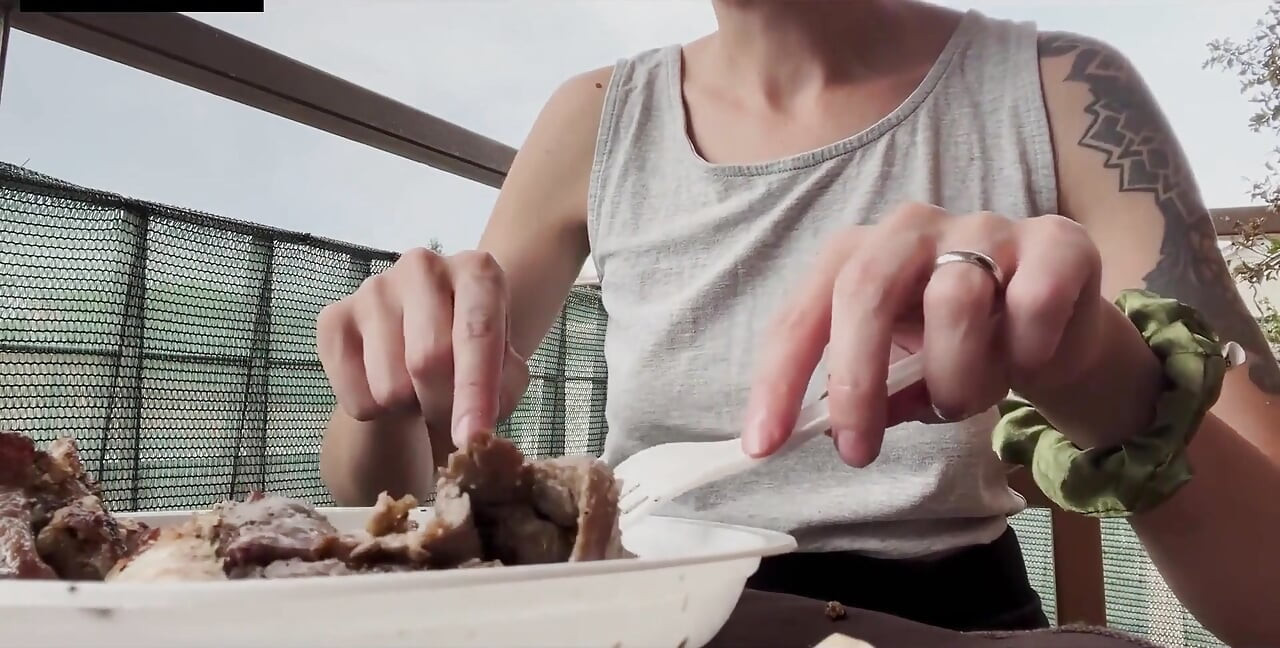 Lara Eats Meat, Then Fucks Blowjob and Creampie on the Couch