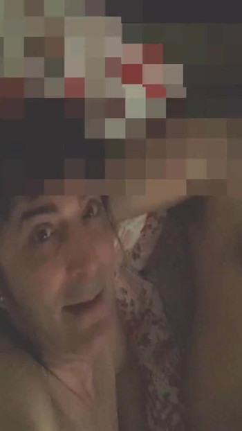 Emotivni trenutak iz "Trans Muki Kalida's Bed Games"