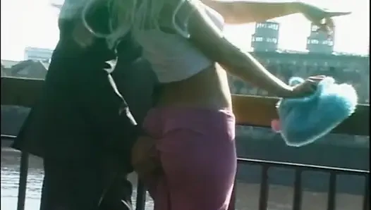 Mereka puas ngentot sama pria kontol besar yang keras