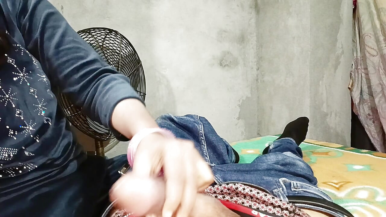 デシ・バービーのきつい膣セックス動画、はっきりとしたヒンディー語のうめき声、大きなチンポのしゃぶり動画