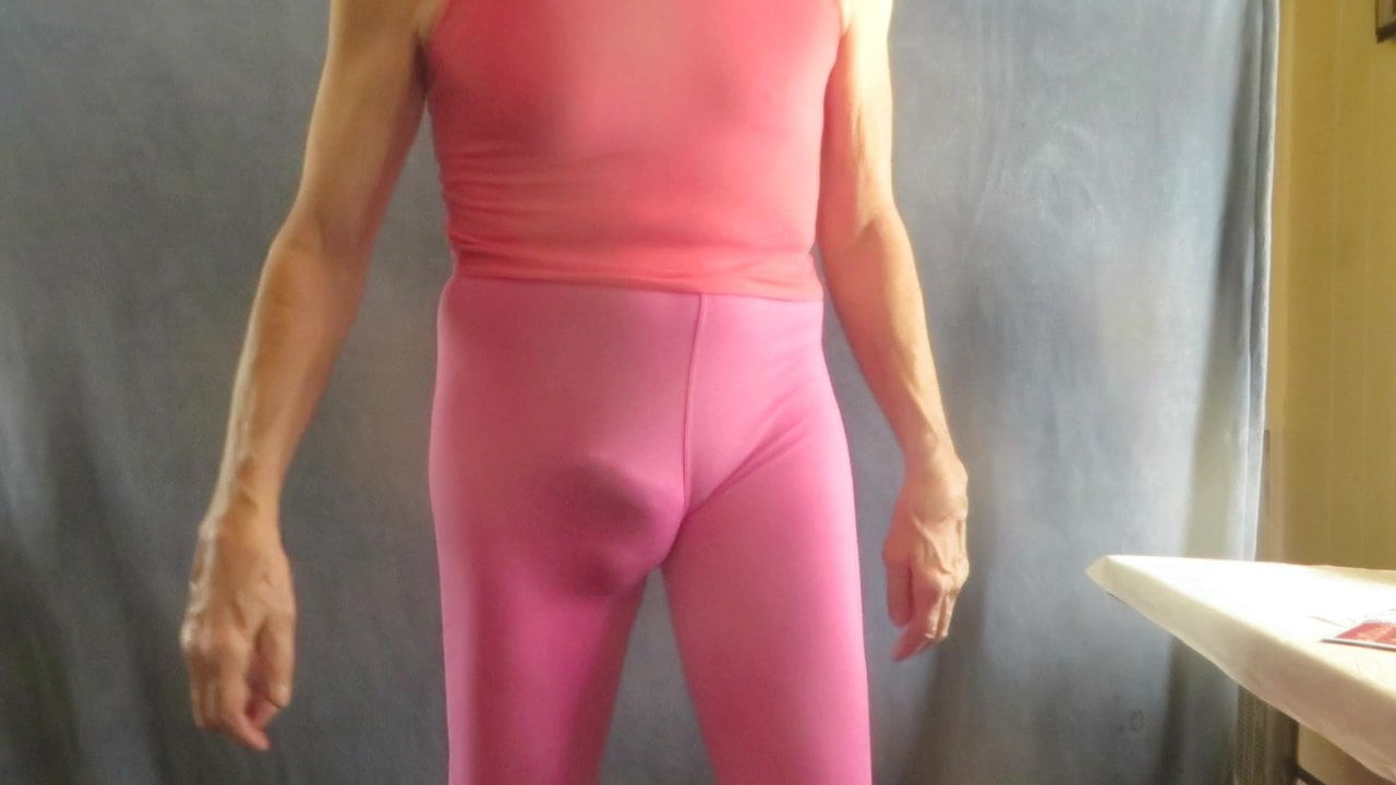 My fem ass and sissy bulge