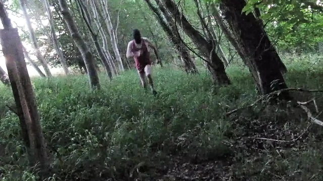 OUTDOOR JOGGING IN VEST NO SHORTS