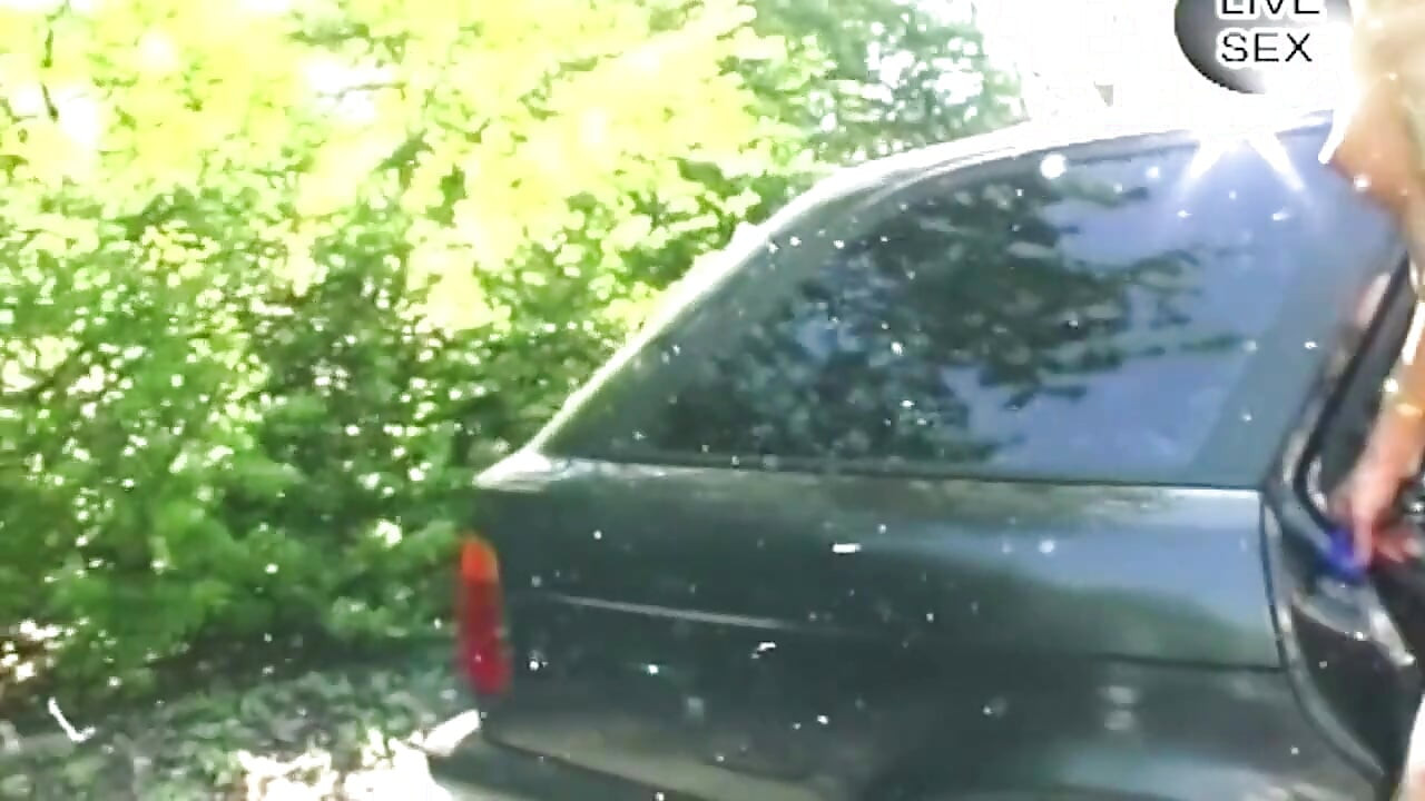 Babe Pounds Wet Pussy with Blue Dildo in Car