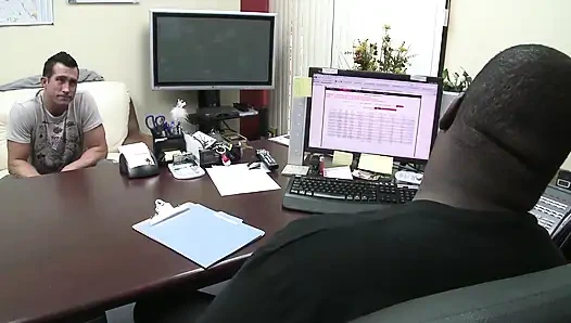 Глубоко выебали пизду сочной крошки, верблюжья лапка выглядит немного полным спермы лицом