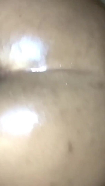 Morate vidjeti trenutak iz "Domaćeg starog povratnog videa s velikom guzom crnkinja jebana na pasji način! Dio 3"