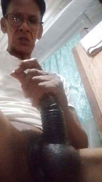 혼자서 다시 자위하는 퍼포먼스 1부