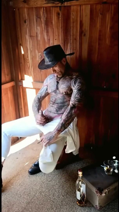 Cowboy charuto e porra | Clipe 1