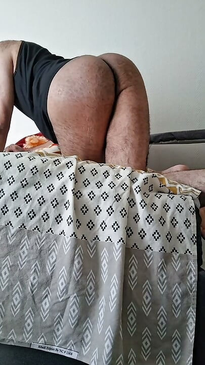 Moja dupa jest bardzo napalona i szuka twardego kutasa oraz lizania mojej dziurki
