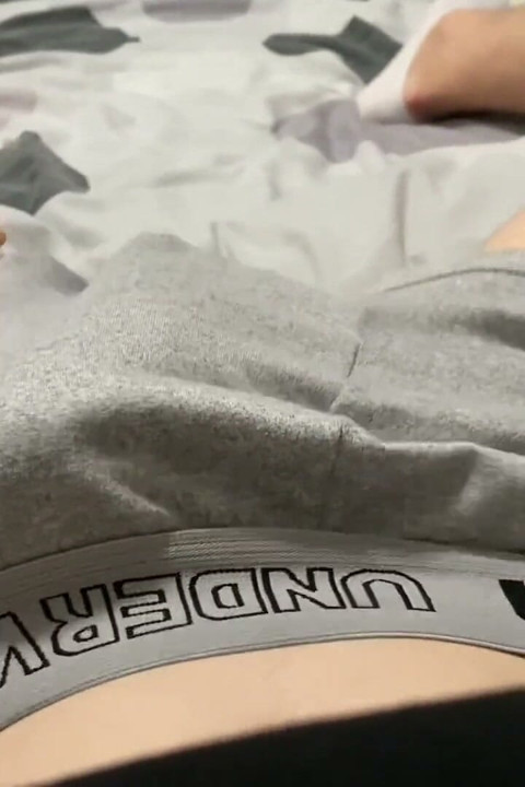 18-year-old Twink Came in His Underwear Without Using His Hands