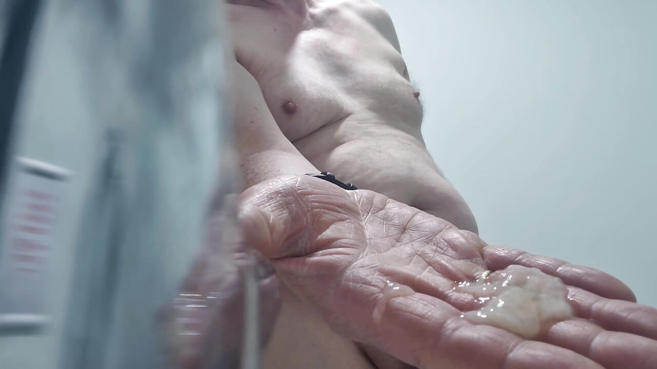 WASH ROOM CUMSHOTS