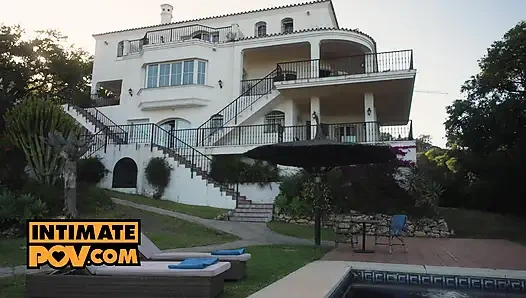 Делюсь Больше, чем дом с Лией Лин, Amalia Дэвис, и May Thai