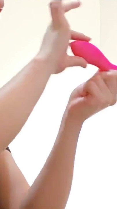 Plongée profonde de 18not20 dans les jouets Lovense – Explosion de geyser asiatique en squirting | Clip 1