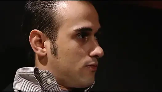 Красивые лесбиянки лижут киску, большой хуй, проникнутый в анал в тройничке