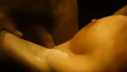 Un sättliche retro-schönheit sehnt sich nach mehr