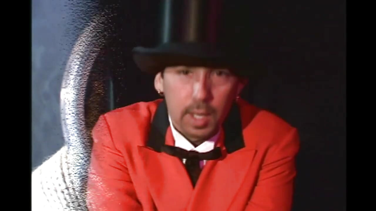 Si sundal berambut merah memerlukan berbilang zakar