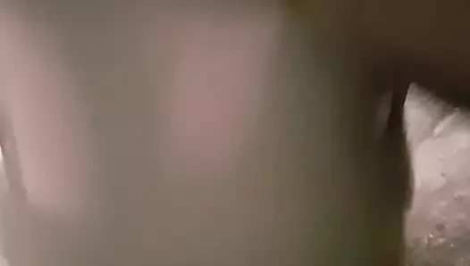 Малышка трахается с искусственной вагиной