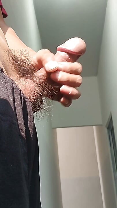 她的鸡巴已经爆了