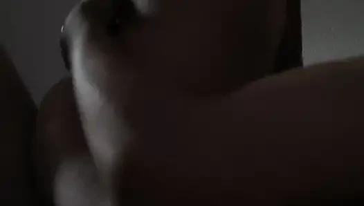 Debut porno dari si mungil meksiko Eliz Luna! Dia hanya 1,50 m tinggi!