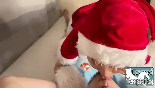 En tatlı Noel Baba kız merhaba demek için geliyor. Tatlı selamlamalar, şenlikli titreşimler, kalpler yarışıyor!