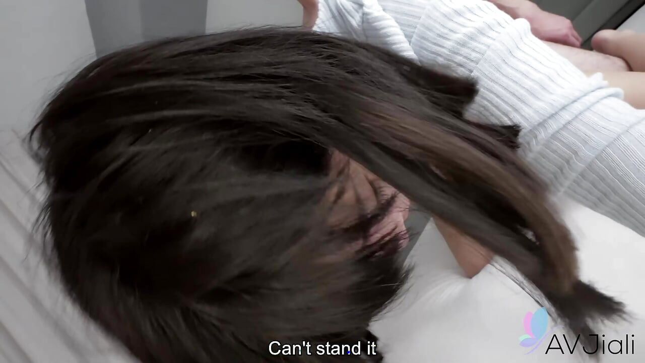 Κινέζα κοπέλα QB με μεγάλα βυζιά έχει ένα καυτό γαμήσι με τον φίλο της.