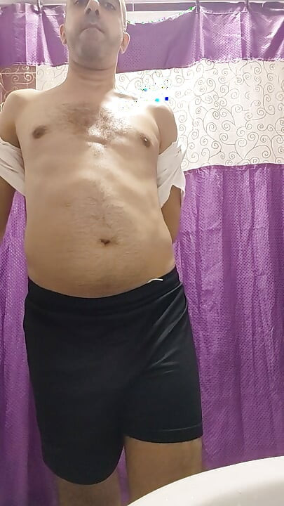 AAYAADX - Slowly Revealing Myself - Gay Arab Exhibitionist
