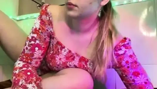 Squirting so hart vor der webcam und analfick