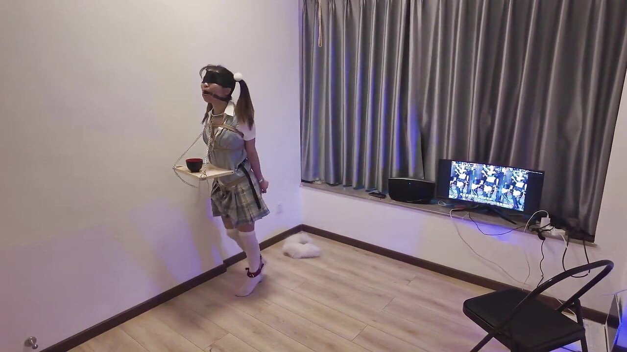 Hs021-an Asian Girl in School Uniform Was Disciplined