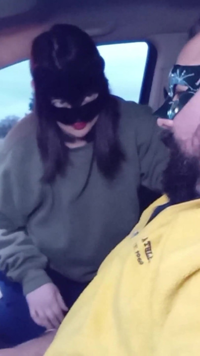 차에서 때리는 얼굴