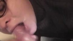 Amateur throat blowjob...and here comes the cum !