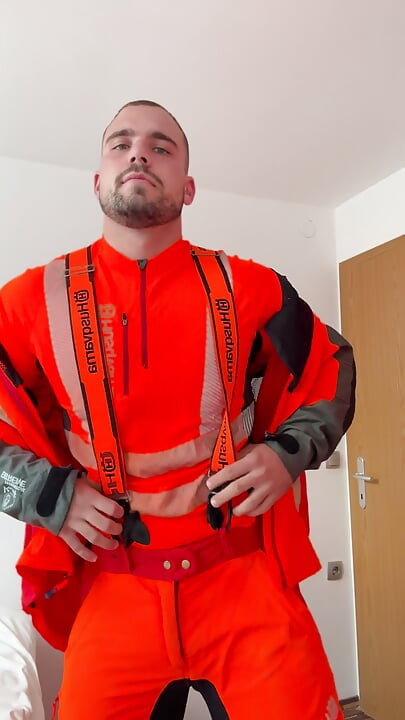 Tyler Blake Jerking off in Hivis Lumberjack Workwear - Muscle Flexes & Explosive Cumshot