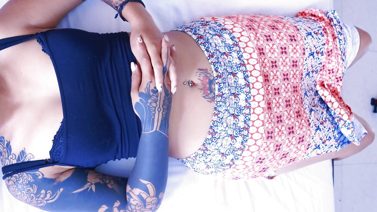 Hot Babe Tattoed Let Me Taste That Tight Pussy in Missionary