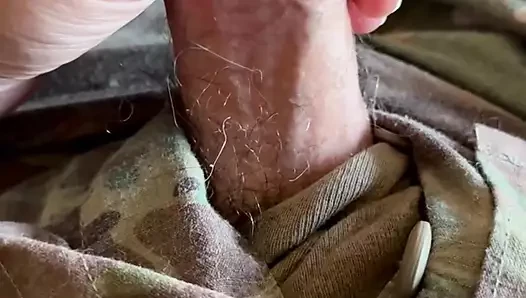Army porn video – Army soldier in uniform Starts off jerking standing up, then lays down to shoot a creamy load!