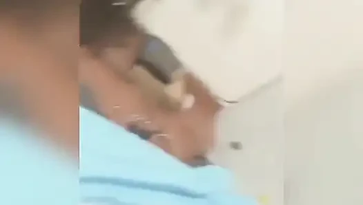 Azgın orta yaşlı seksi kadının götünün tadını çıkarıyor