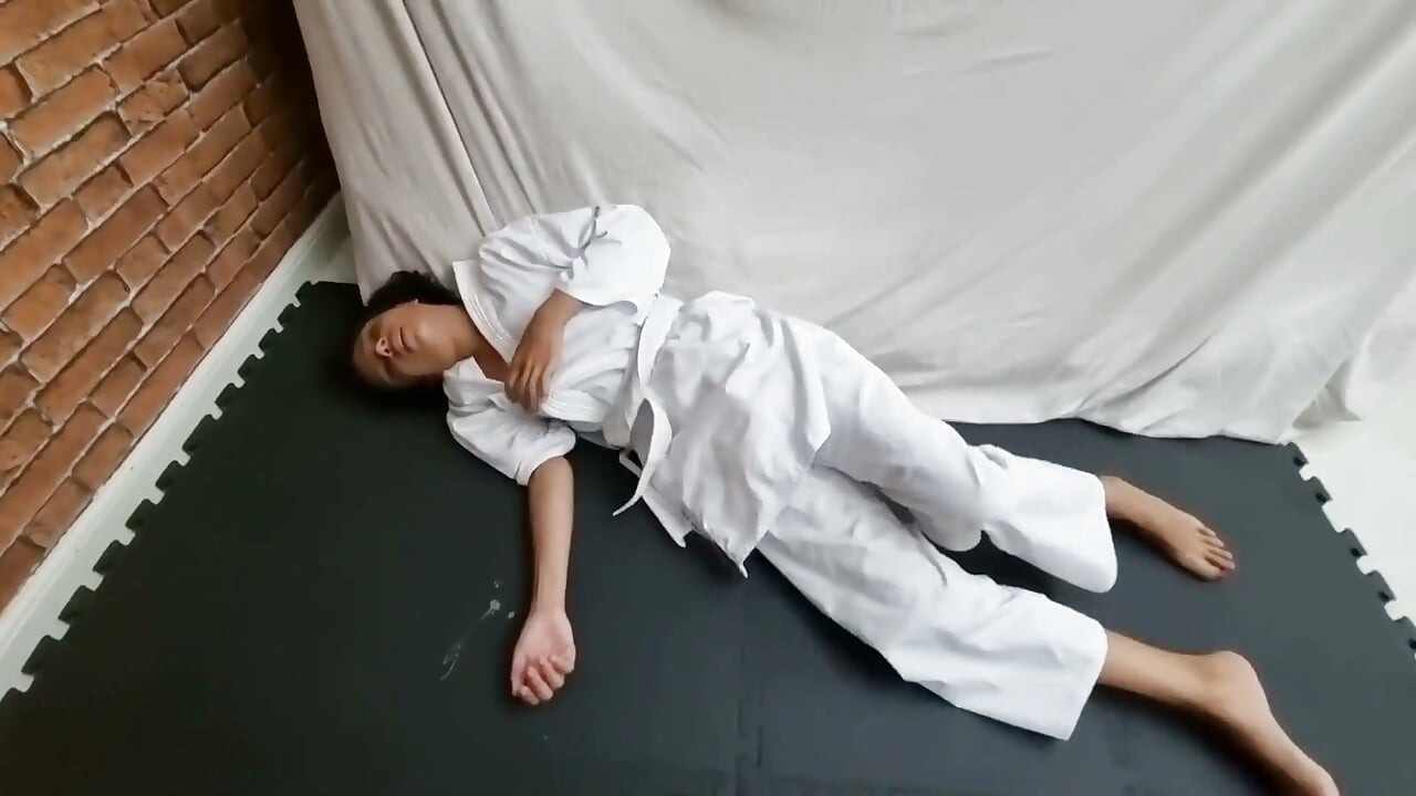Каратэ борются девушки - лучшие каратэ, домианство девушек в действии