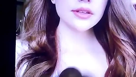 Danielle Rose Russell'a boşalıyor