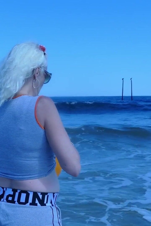 Carolina hisap di pantai