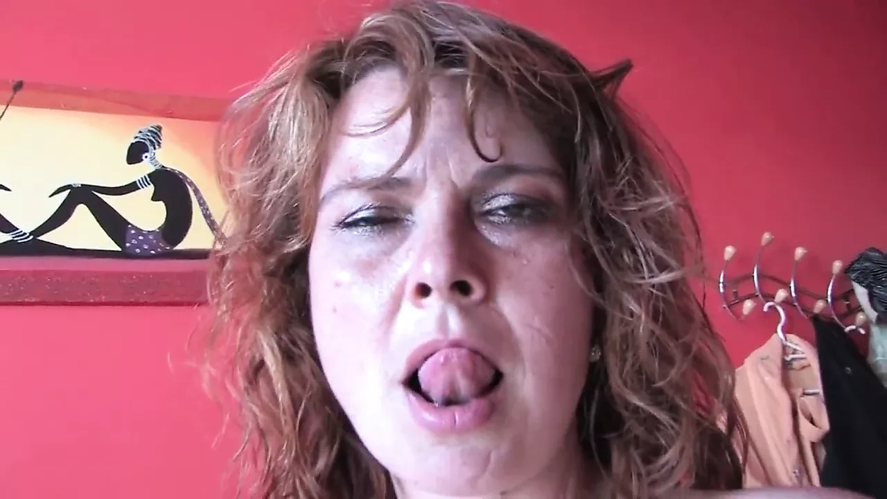 Saggy titted trưởng thành