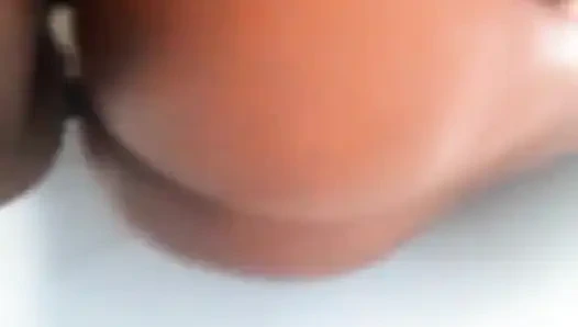 Cewek ini ngebiarin aku ngentot pantatnya, setelah sepong kontol lama!