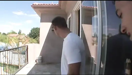 Dua cowok berbagi cewek nakal rambut pirang