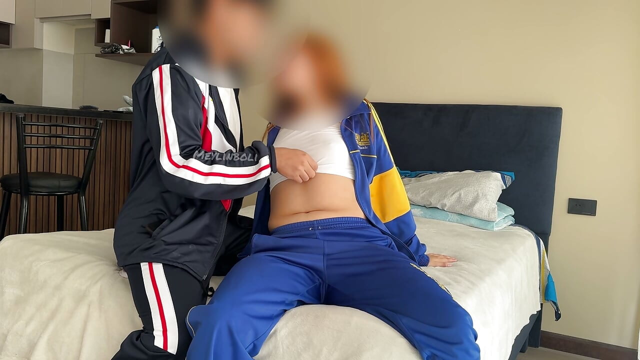 סטודנטית נוצרית לומדת למצוץ לחבר שלה ועושה את זה כמו מוצצת מקצועית